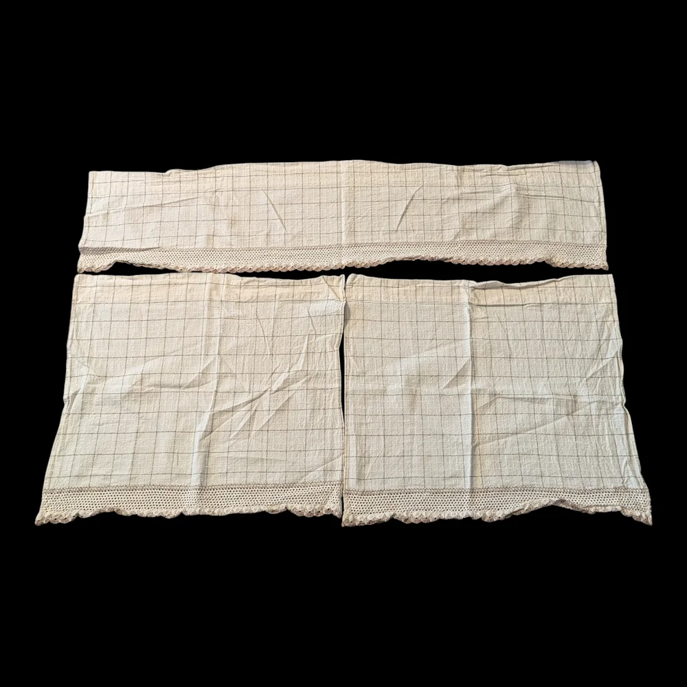 VTG 90s Ecru/Toast Windowpane Crocheted Trim Valance & 2 Half Cafe Curtain Set